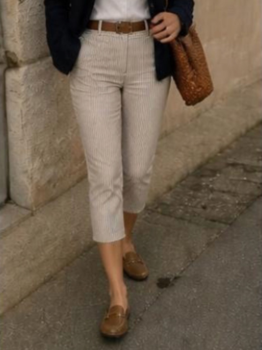 02 Mario Serrani white and navy capris